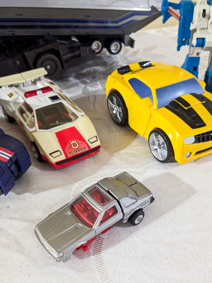 298. Transformer Vehicles + Figures - Image 7