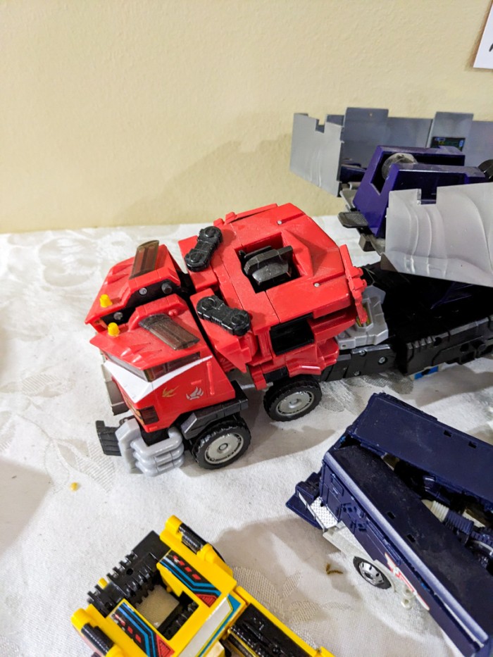 298. Transformer Vehicles + Figures - Image 4