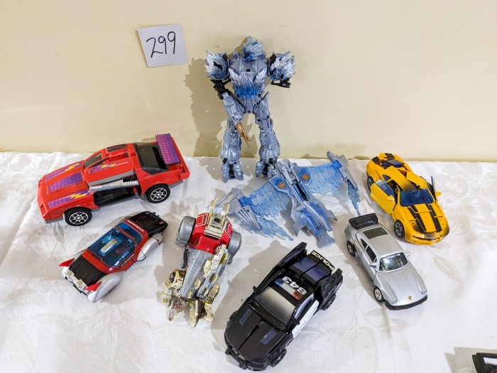 299. Transformer Vehicles + Figures