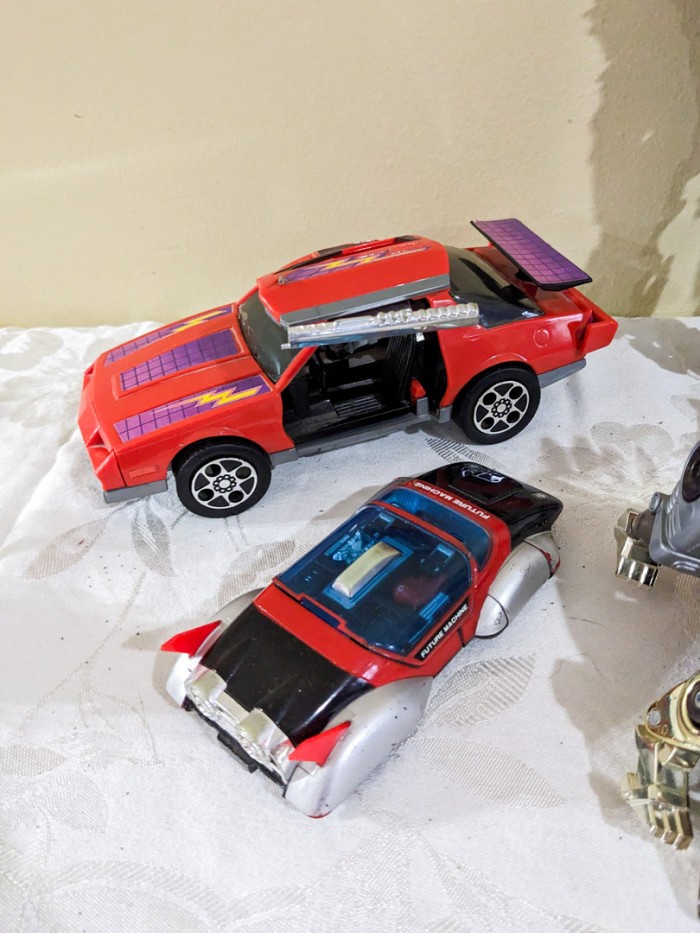 299. Transformer Vehicles + Figures - Image 2