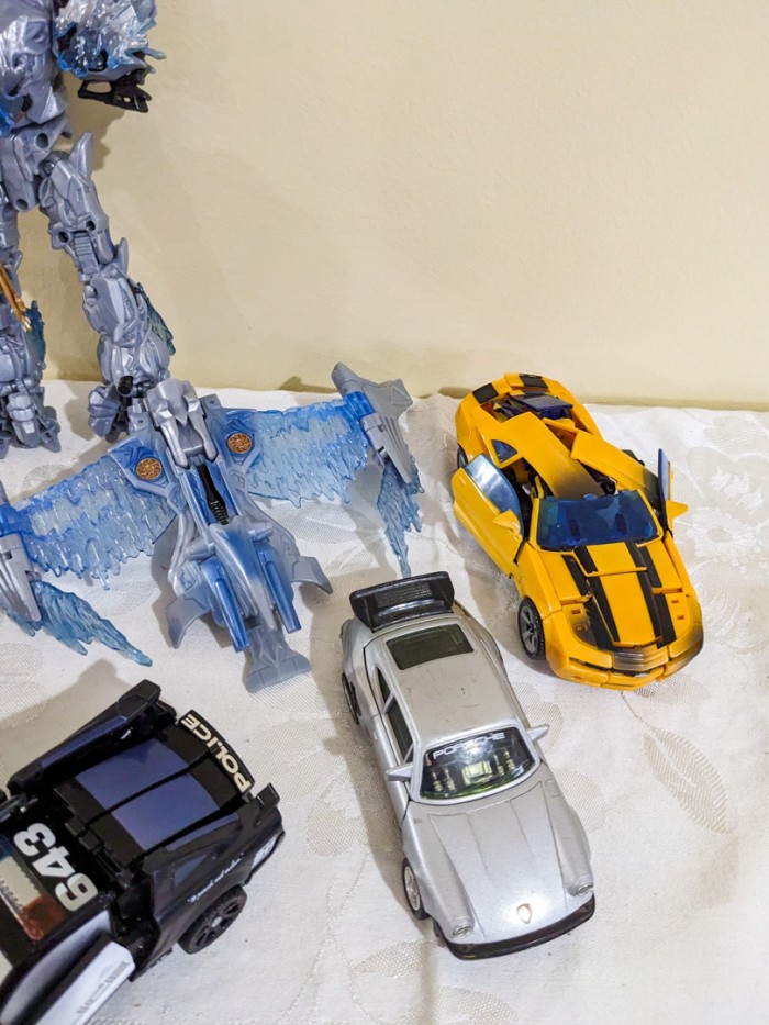 299. Transformer Vehicles + Figures - Image 4