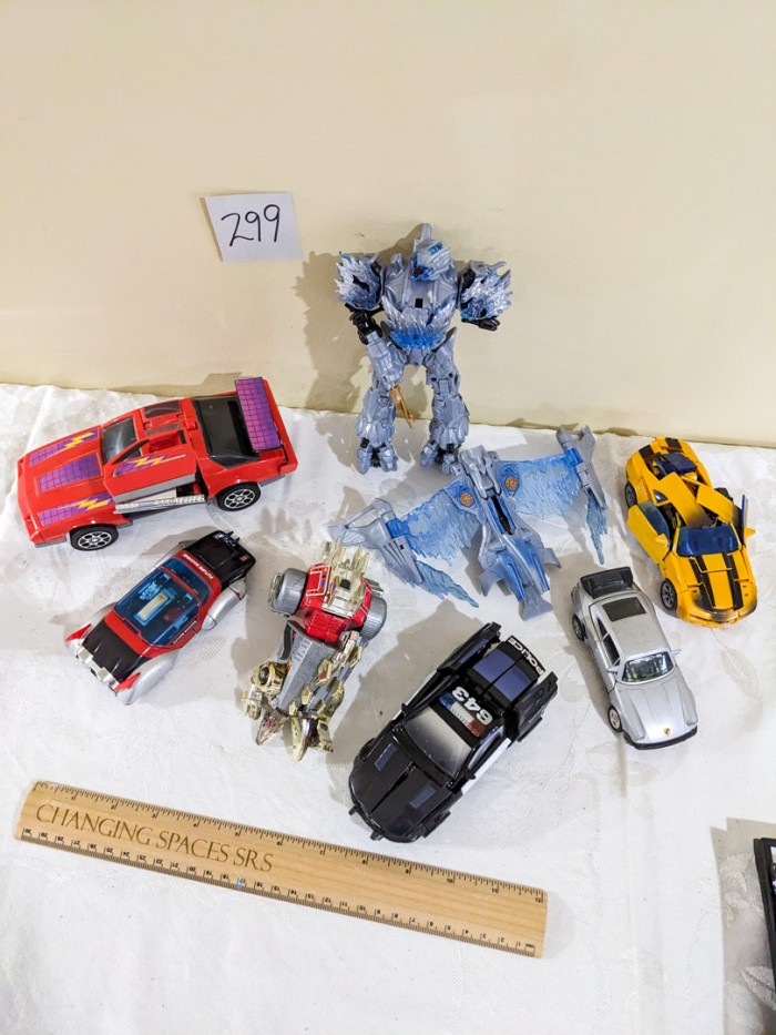 299. Transformer Vehicles + Figures - Image 3