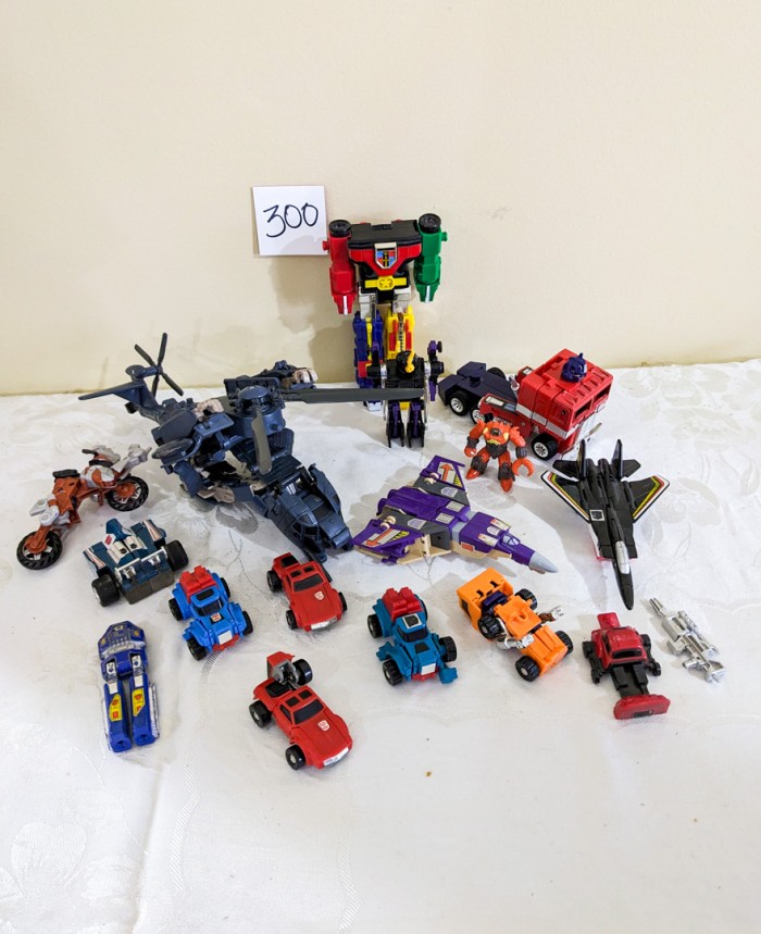 300. Transformer Vehicles + Figures