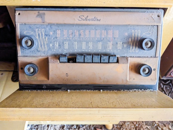 100. Project Lot - Cabinet w/ Silvertone Radio + Record Player - Image 2