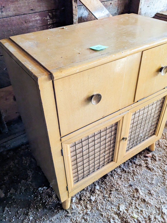 100. Project Lot - Cabinet w/ Silvertone Radio + Record Player - Image 3