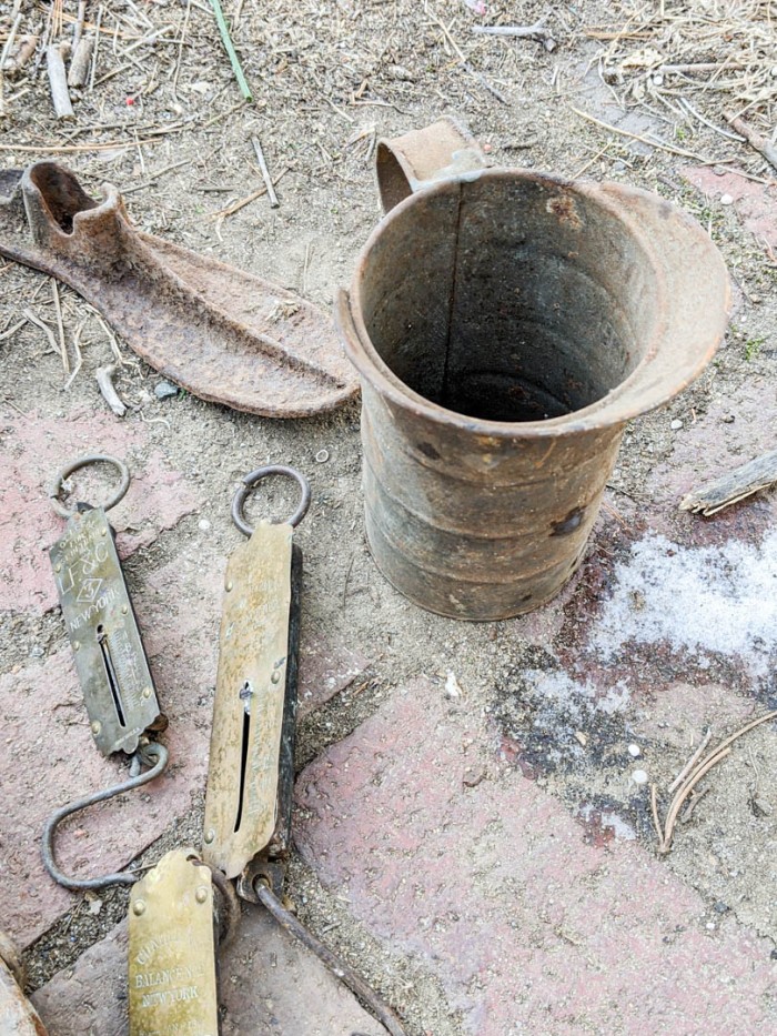 111. Pulley, Chains, Scales + Misc. Metal Pieces - Image 5