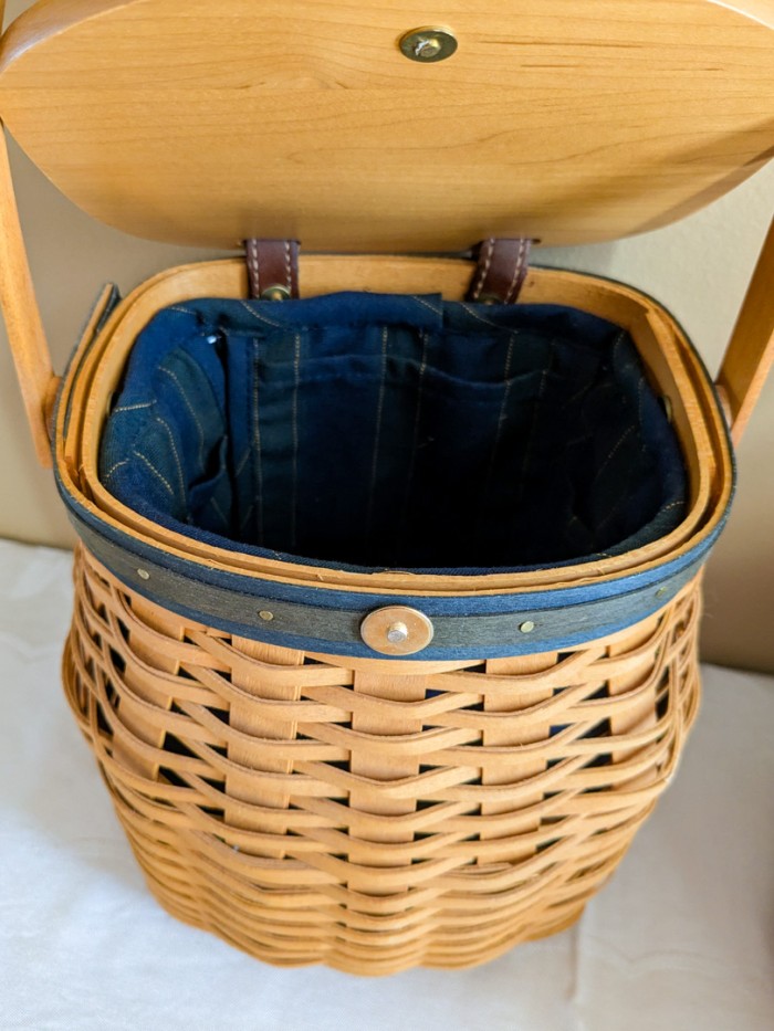 6. (2) Longaberger Baskets w/ Lids - Image 8