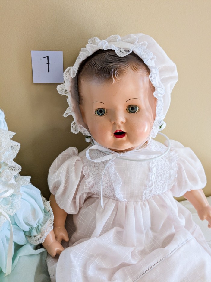 7. 22" + 18" Antique Dolls - Image 3