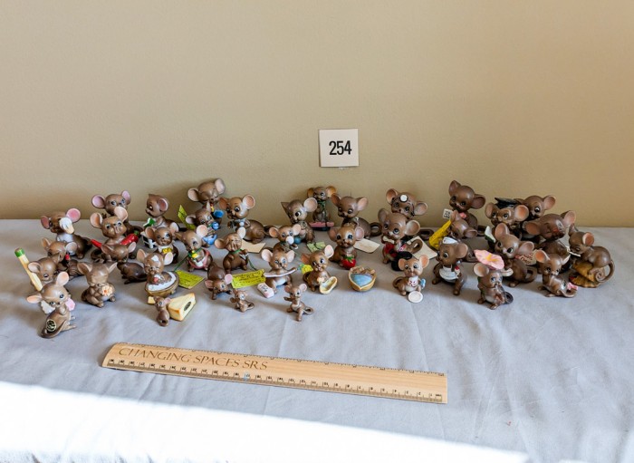 254. (30+) Josef Originals Mice