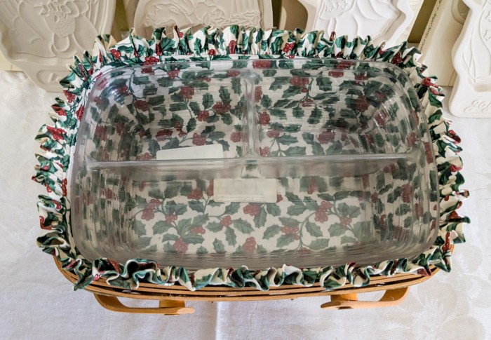 268. Longaberger Basket + (4) Cookie Molds - Image 7