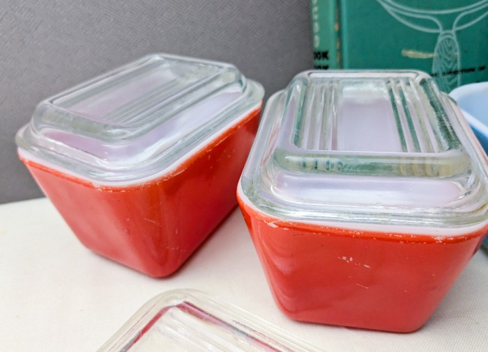 16. (3) Pyrex Storage Pieces + (2) Cookbooks - Image 4