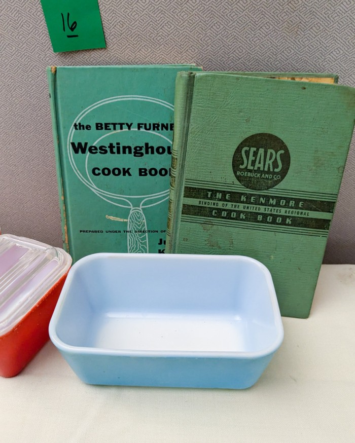 16. (3) Pyrex Storage Pieces + (2) Cookbooks - Image 5