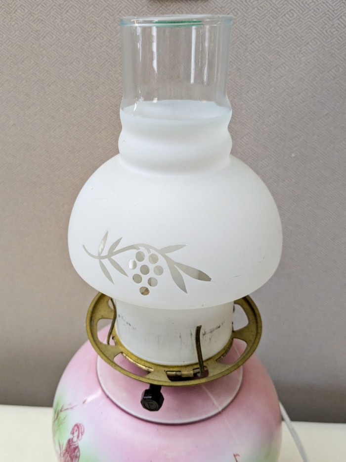 3. 17" Vintage Lamp - Image 4