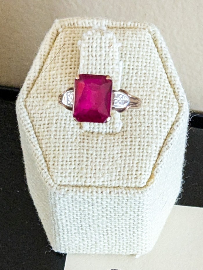 326. 10K Gold + Gemstone Ring - Size 5.5 - Image 2