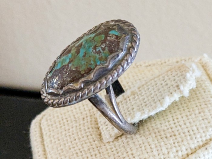 330. Sterling Silver + Turquoise Ring - Size 8.25 - Image 3