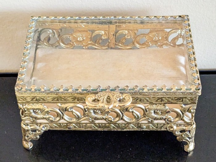 333. Jewelry Box + Gold Filled Bracelet - Image 5