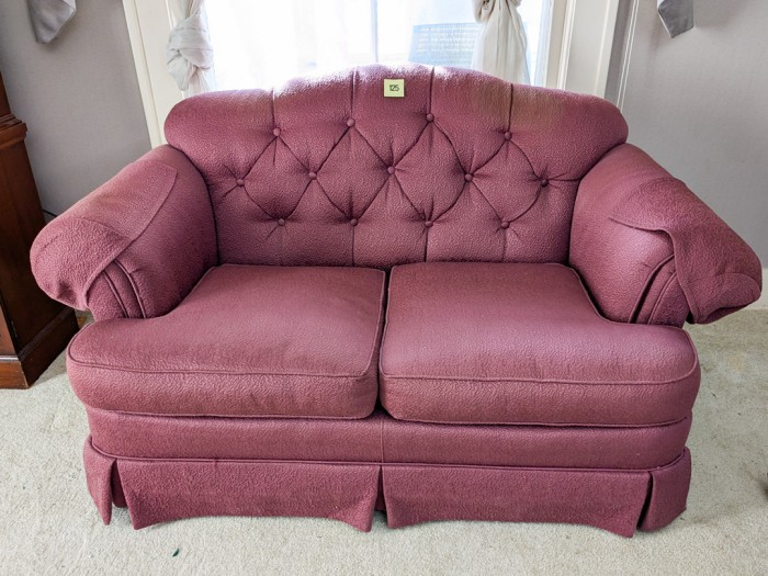 125. Pennsylvania House Loveseat