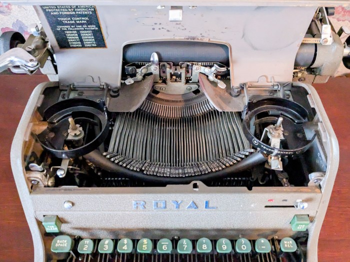 158. Vintage Royal Typewriter - Image 3