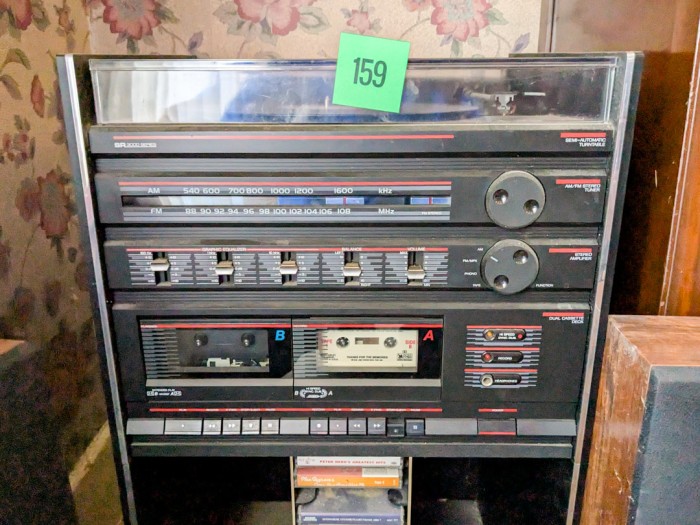 159. SR-3000 Stereo w/ (2) Speakers - Image 2