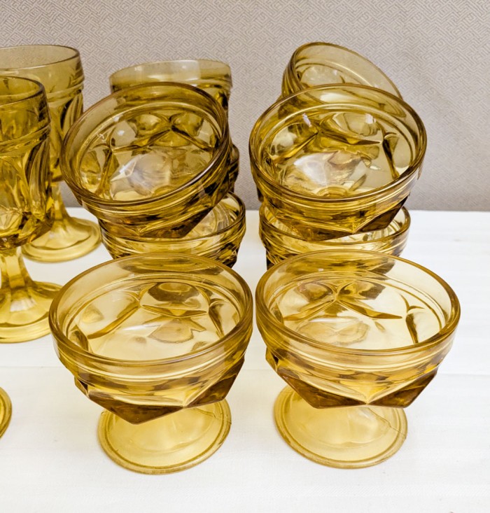 164. (8) Amber Goblets + (1) Champagnes - Image 3