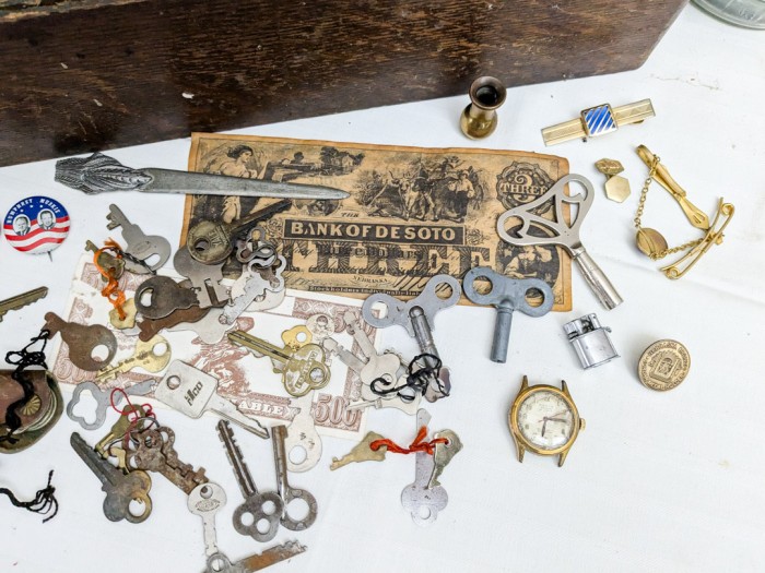 381. Drawer, Keys, Radio + Tie Tacks - Image 8