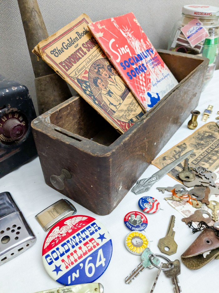 381. Drawer, Keys, Radio + Tie Tacks - Image 4