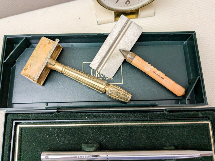 382. Lincoln High Metal Piece, Cross Pens, Bank + Clock - Image 4