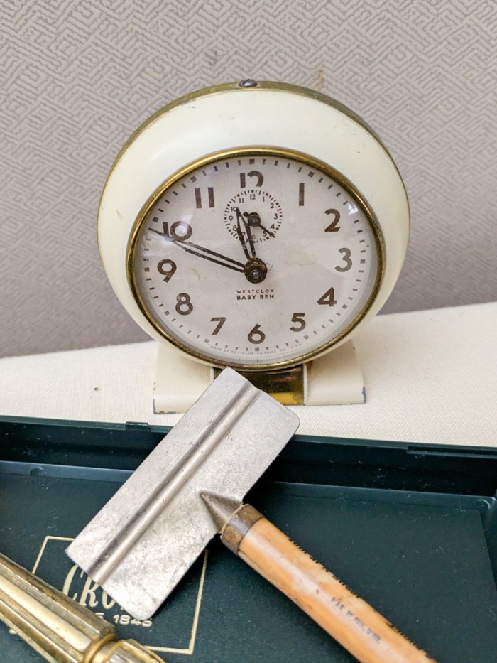 382. Lincoln High Metal Piece, Cross Pens, Bank + Clock - Image 3