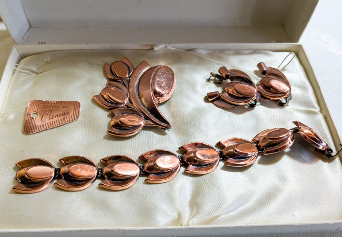 402. Vintage Renoir Copper Necklace, Bracelet, Brooch, Earrings + Vanity Piece - Image 7