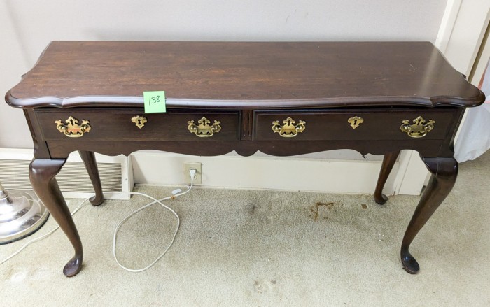 138. Pennsylvania House Sofa Table