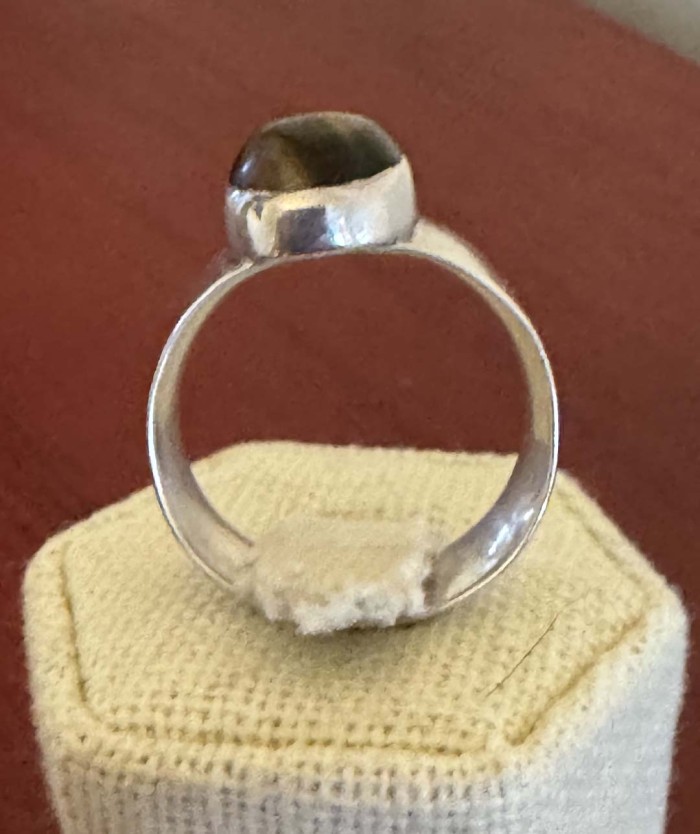 410. Sterling Silver Ring - Size 9 - Image 3