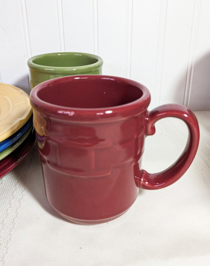 65. (4) Longaberger Dinner Plates + Mugs - Image 4