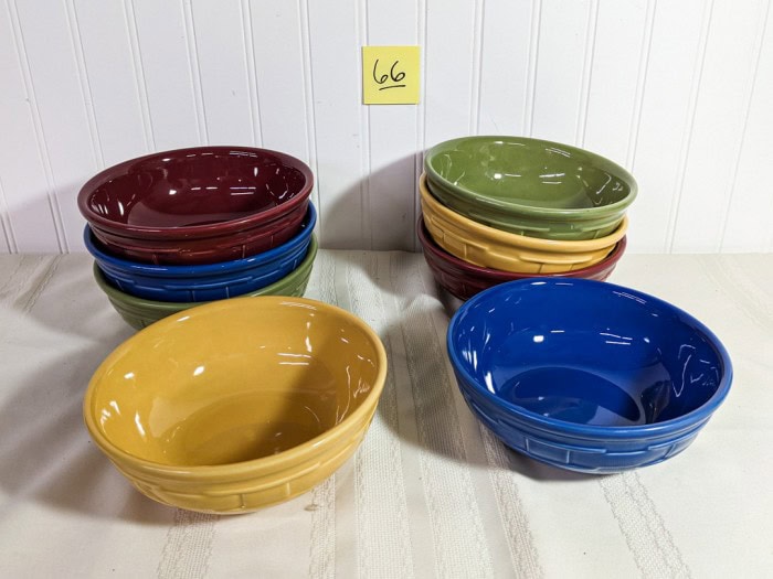 66. (8) Longaberger Bowls