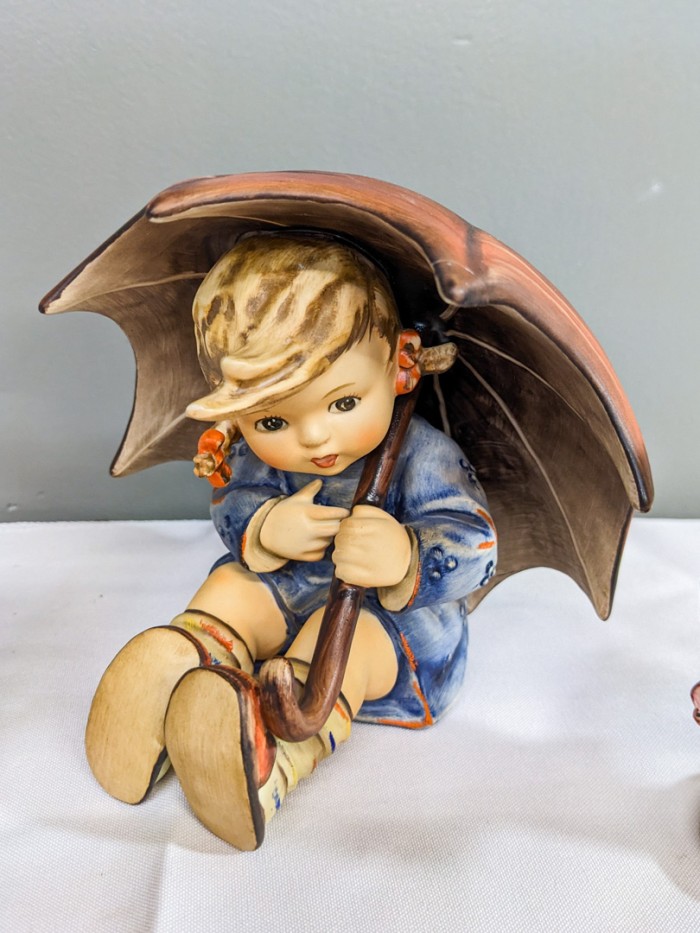 26. 5" Hummel + (2) 4.5" Hummel Figurines - Image 2