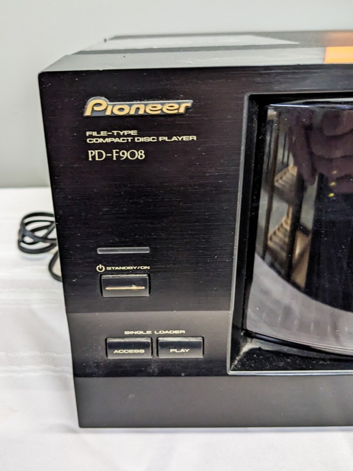 108. Pioneer CD Disc Player (no remote) - Image 2