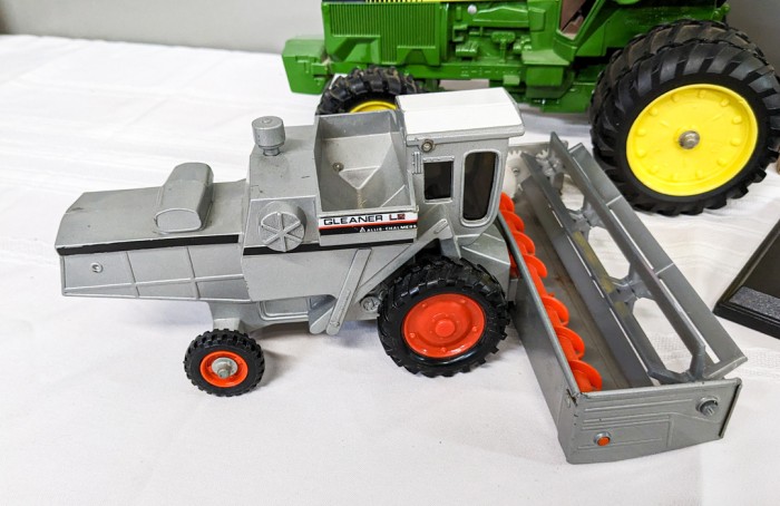 78. Die Cast Tractors + Moo Cruiser - Image 7