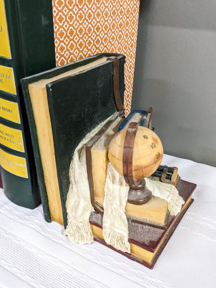 148. Bookends, Books, Coaster + Artwork - Image 9