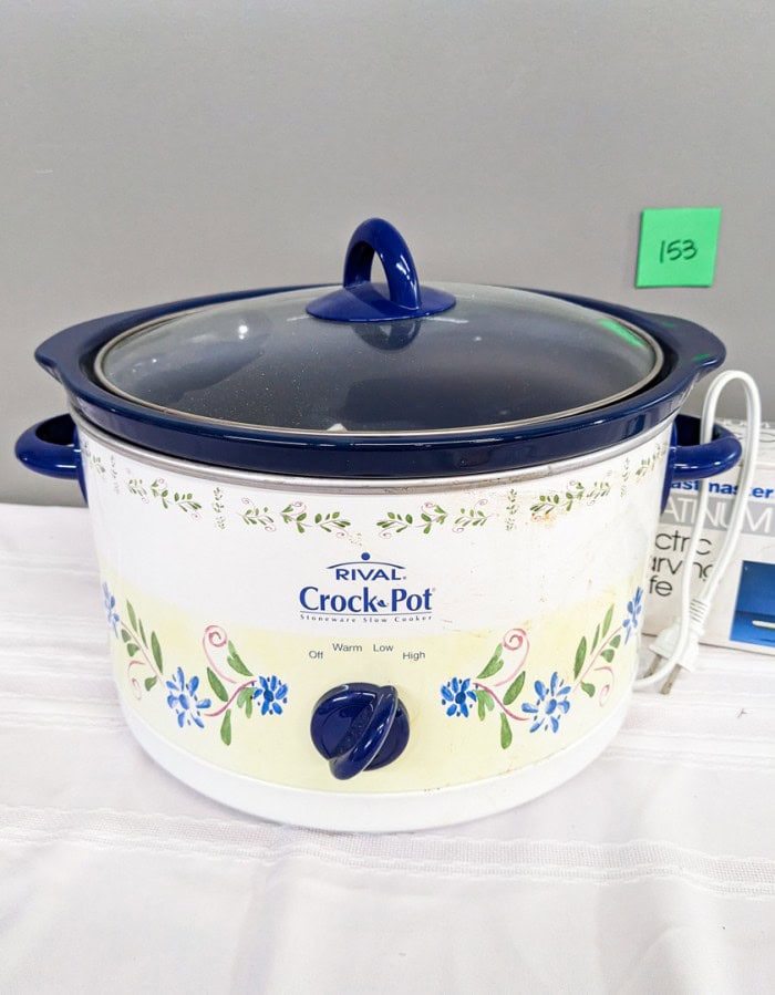 153. Crockpot + Electric Knife - Image 2