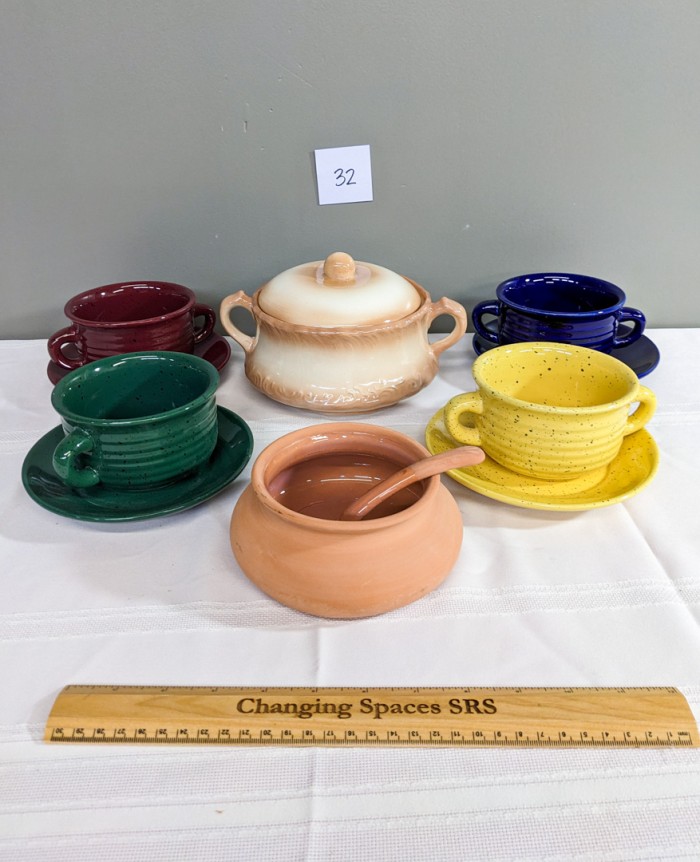 32. Tureen, (4) Soup Bowls + Serving Bowl