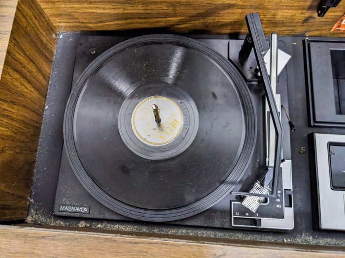 184. Magnavox Stereo Console - Image 3