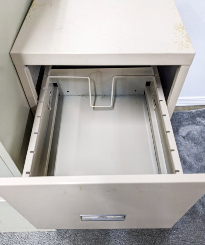 185. (2) File Cabinets + Shredder - Image 11