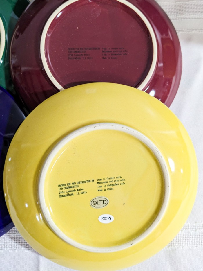 32. Tureen, (4) Soup Bowls + Serving Bowl - Image 9