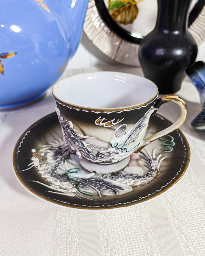 262. Teapot, (2) Birds, Teacup/Saucer, (2) Vases + Plate - Image 5