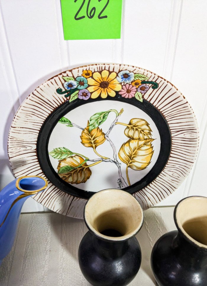 262. Teapot, (2) Birds, Teacup/Saucer, (2) Vases + Plate - Image 9