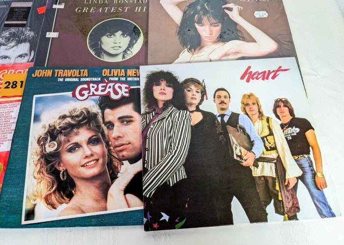 281. (6) Record Albums - Heart, Linda Ronstadt, Patti Smith - Image 2