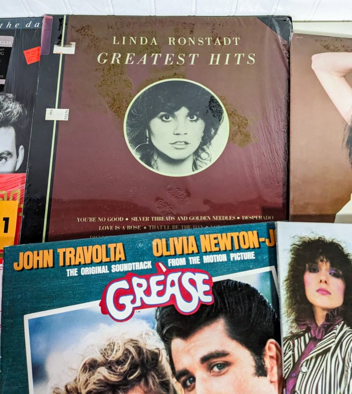 281. (6) Record Albums - Heart, Linda Ronstadt, Patti Smith - Image 5