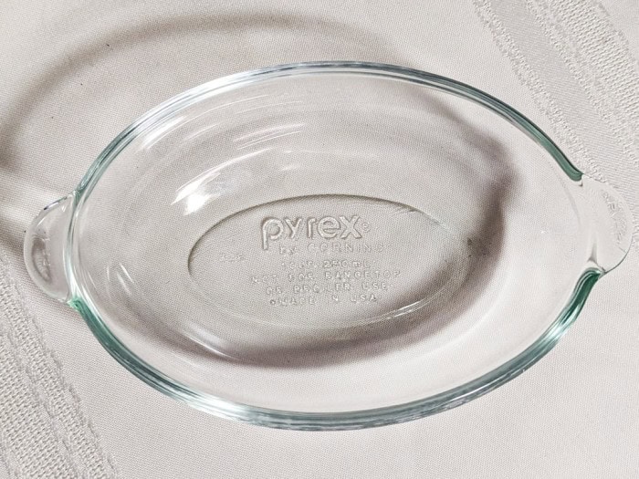 283. (2) Pyrex Covered Dishes + (3) Sm. Pyrex Dishes - Image 9