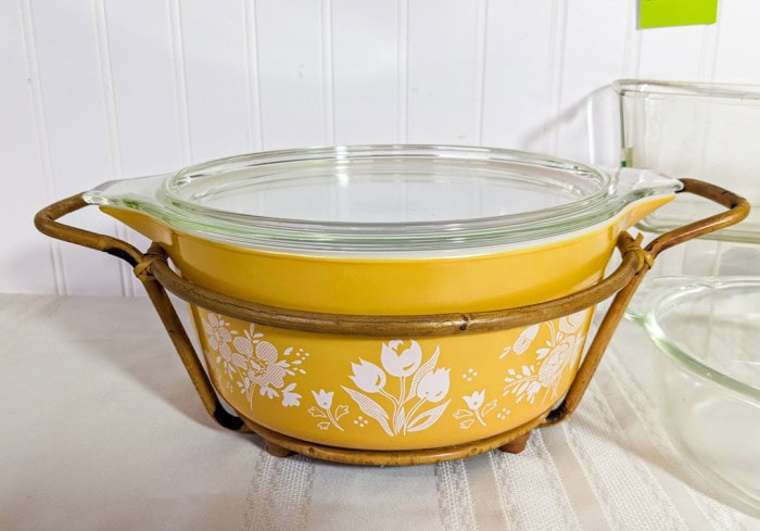 286. Pyrex Casserole Dish w/ Carrier + Loaf Pan - Image 2