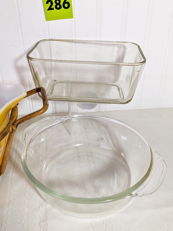 286. Pyrex Casserole Dish w/ Carrier + Loaf Pan - Image 5