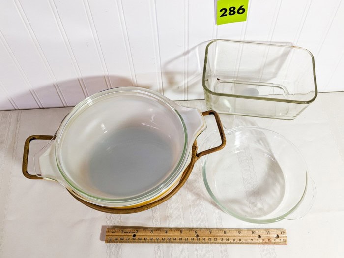 286. Pyrex Casserole Dish w/ Carrier + Loaf Pan - Image 7